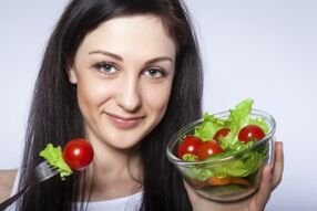 Manger de la salade de légumes pour perdre du poids en une semaine